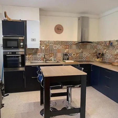 Magnifique F3 Lumineux Avec Terrasses, Climatisation, Garage Et Wifi A Amelie-les-bains - Fr-1-703-81 *